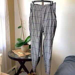 *NEW* H&M Black and White Pants